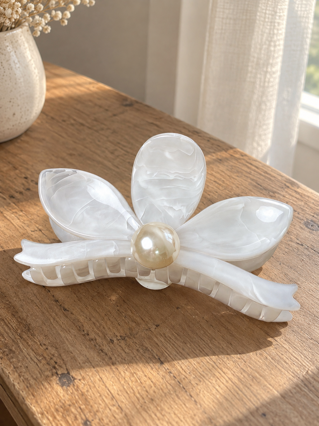 Pearl Dragonfly Hair Claw 🤍🪽